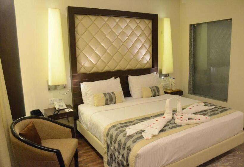 Executive Room, Clarks Avadh