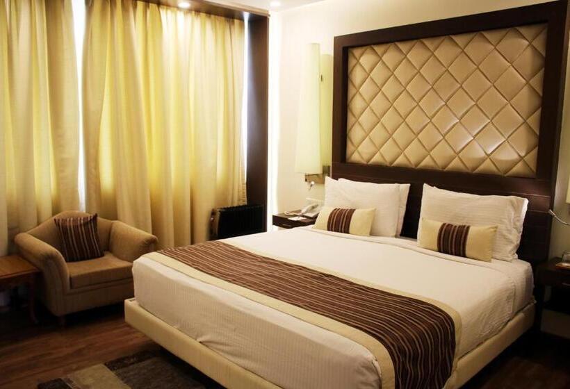 Executive Room, Clarks Avadh