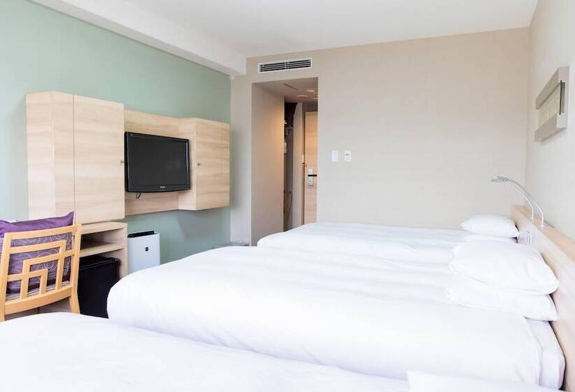 Standard Triple Room, Keihan Kyoto Grande