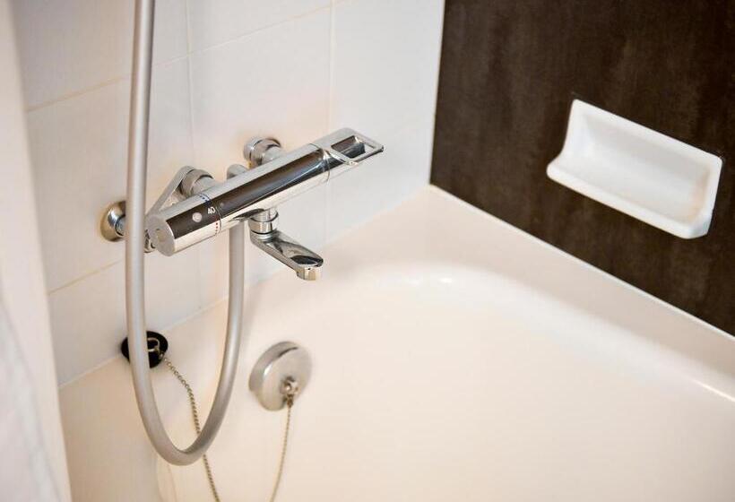 اتاق استاندارد سه نفره, Narita Tobu Hotel Airport