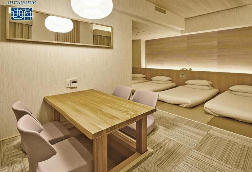 Quarto Familiar, Nikko Narita