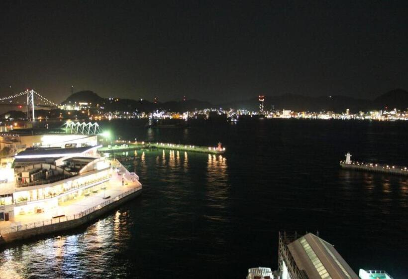 اتاق استاندارد با چشم‌انداز دریا, Shimonoseki Grand