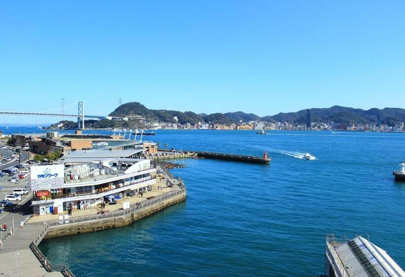 اتاق لوکس با چشم‌انداز دریا, Shimonoseki Grand