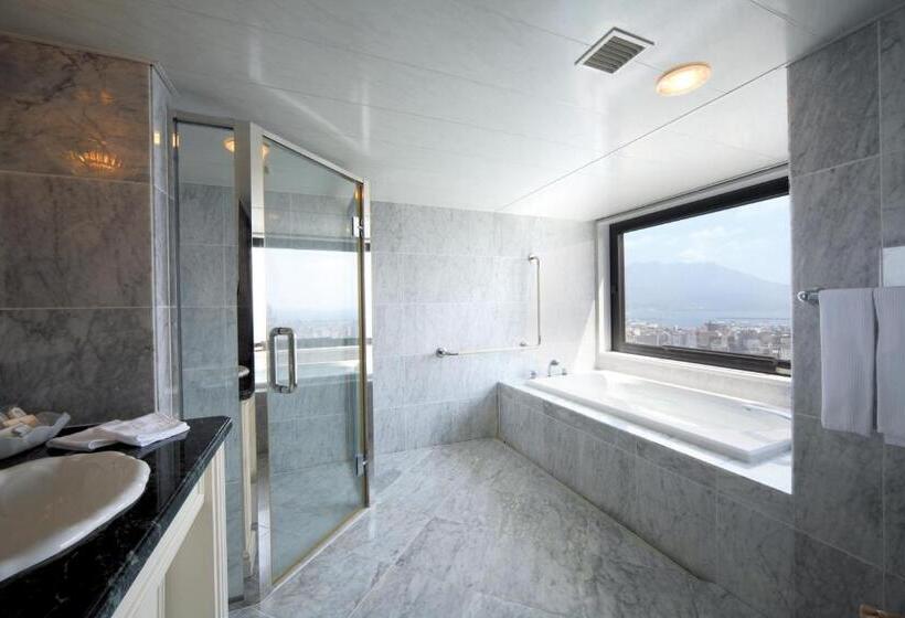 سوئیت رویال, Shiroyama Hotel Kagoshima
