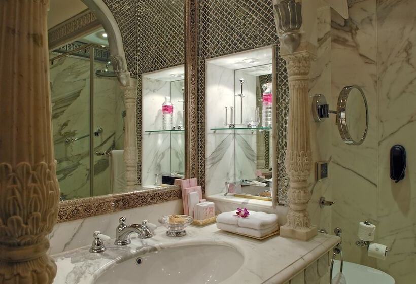 سوییت با چشم‌انداز باغ, Rambagh Palace