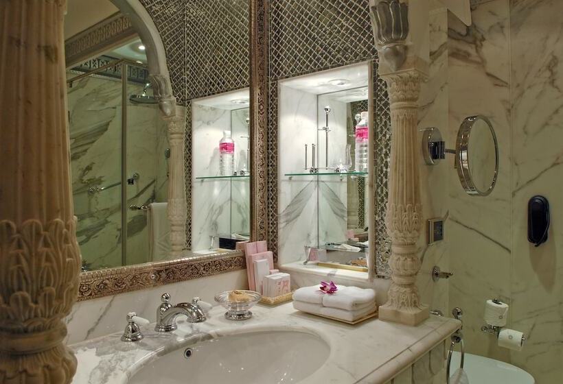 Suite cu Vedere în Gradină, Taj Rambagh Palace