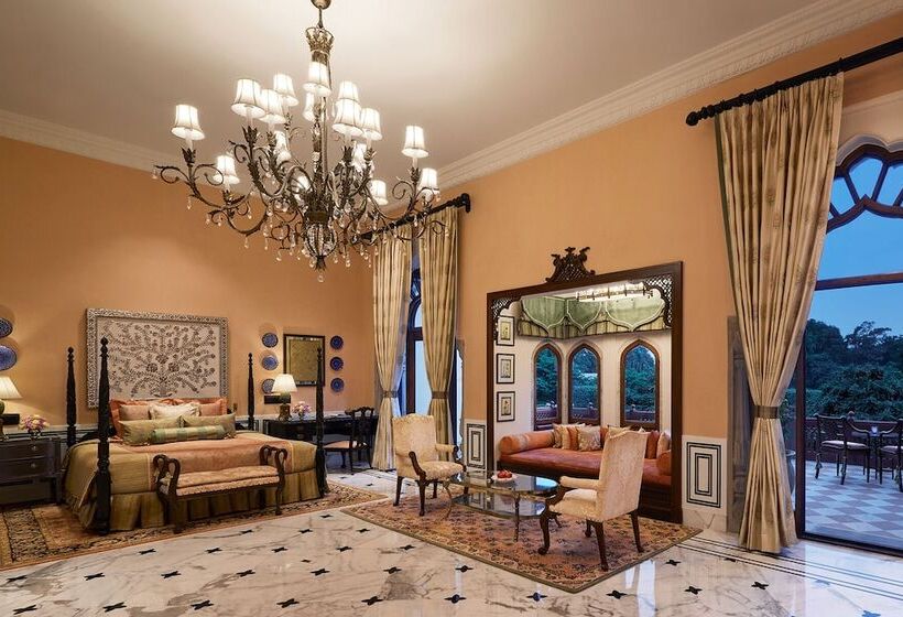 سوییت با چشم‌انداز باغ, Rambagh Palace