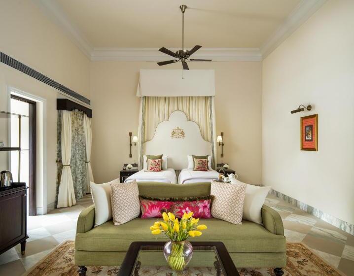 اتاق لوکس با تخت بزرگ, Taj Usha Kiran Palace, Gwalior
