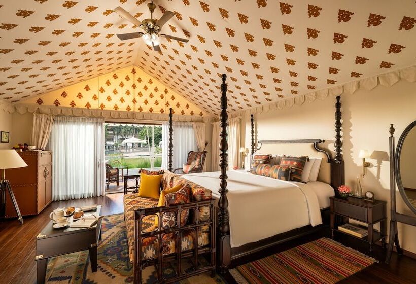 چادر با خدمات رفاهی لوکس, Taj Usha Kiran Palace, Gwalior