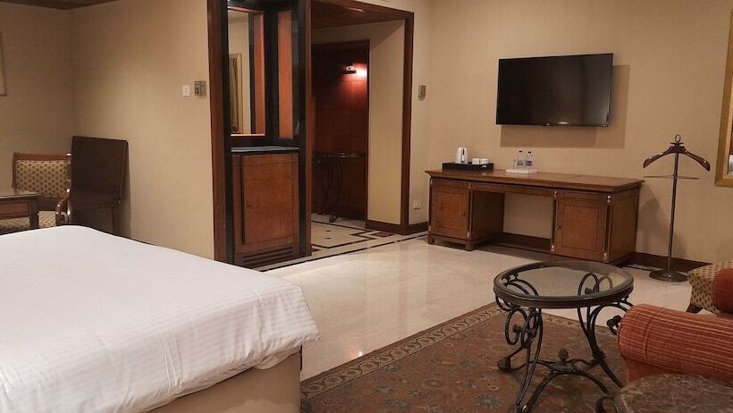 سوییت, The Hans, New Delhi