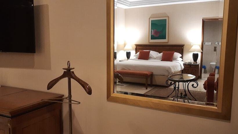 سوییت, The Hans, New Delhi