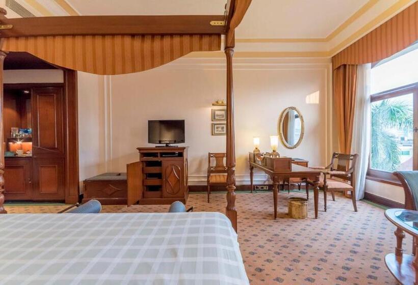 اتاق پرمیوم, The Oberoi Grand Kolkata