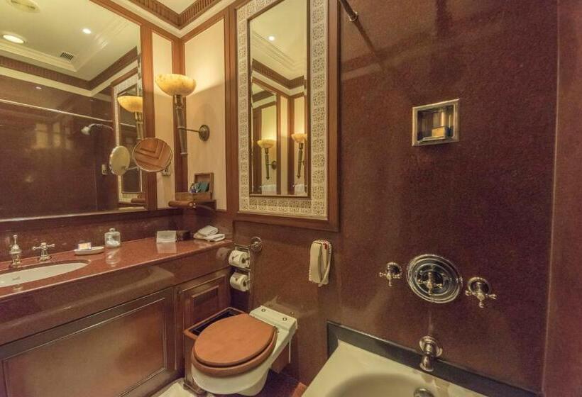 اتاق پرمیوم, The Oberoi Grand Kolkata