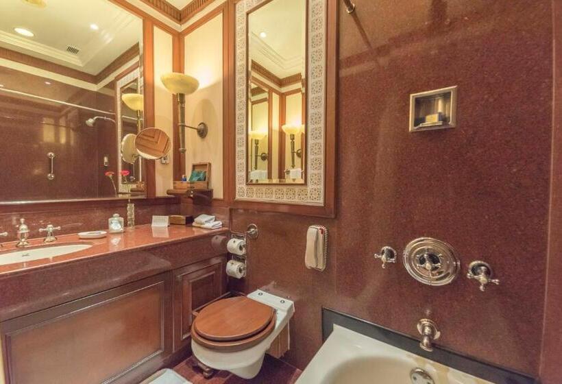 اتاق لوکس, The Oberoi Grand Kolkata