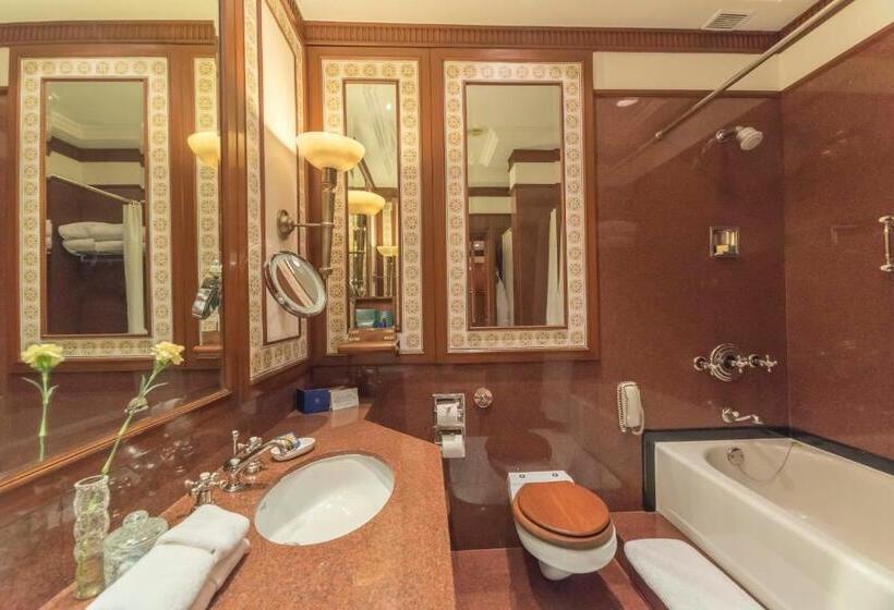 سوییت لوکس, The Oberoi Grand Kolkata