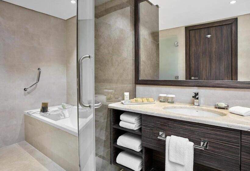 Club Room King Bed, Crowne Plaza Kuwait Al Thuraya City, An Ihg