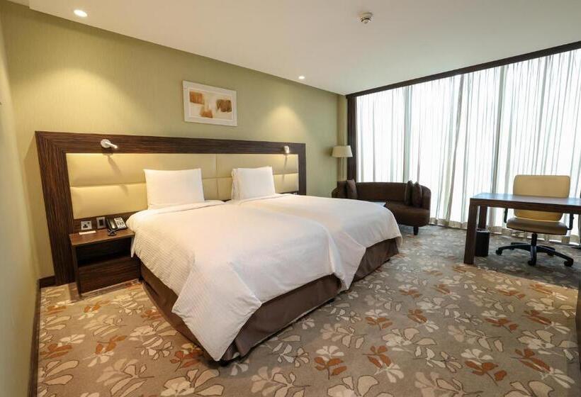 Deluxe Room, Crowne Plaza Kuwait Al Thuraya City