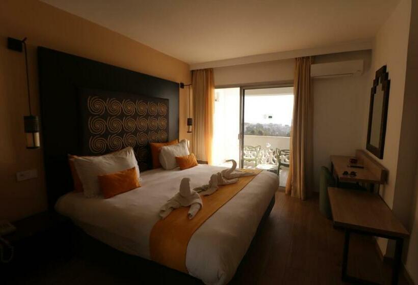 Standard Triple Room, Hamilton Agadir