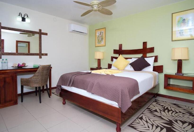 سوییت جونیور با چشم‌انداز دریا, Hibiscus Lodge