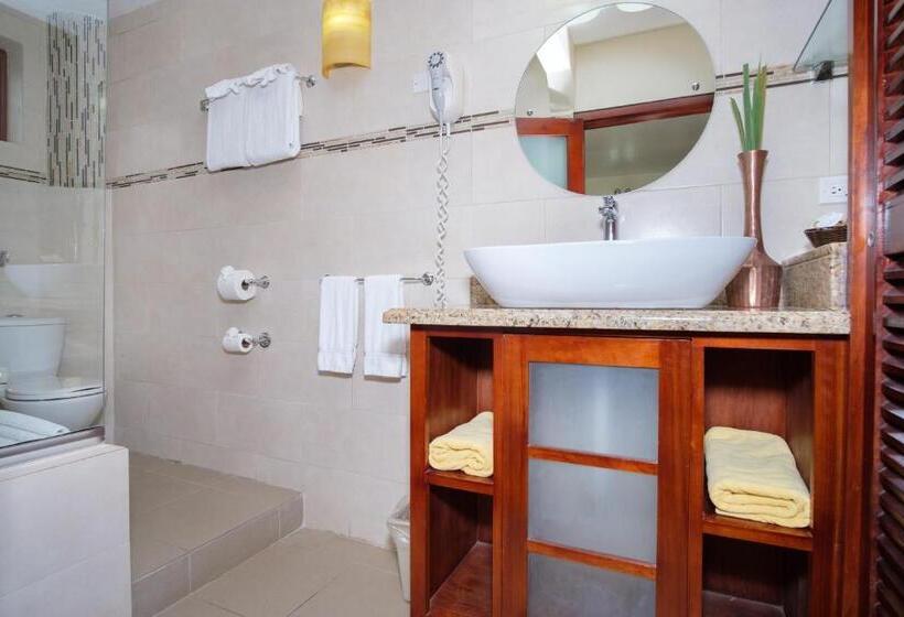 سوییت جونیور با چشم‌انداز دریا, Hibiscus Lodge