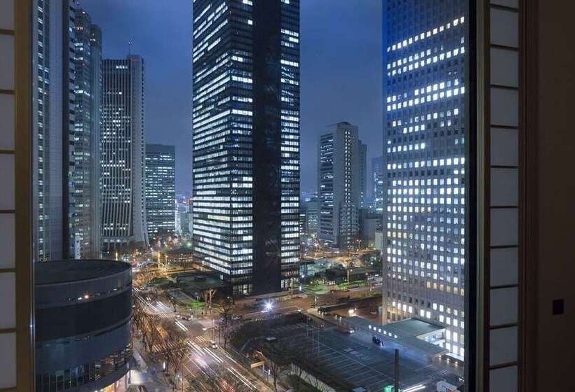 سوئیت اجرایی با تخت کینگ, Hilton Tokyo