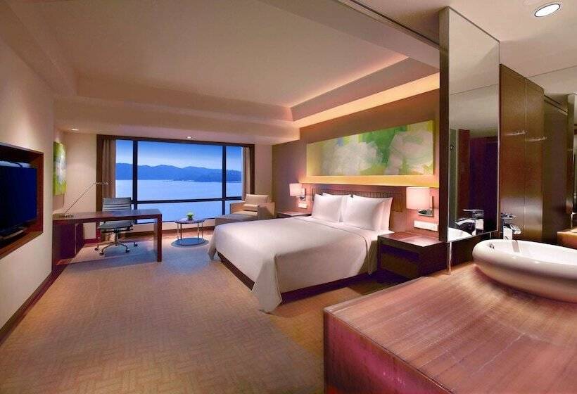 اتاق استاندارد با تخت دوبل و چشم‌انداز دریا, Hyatt Regency Kinabalu
