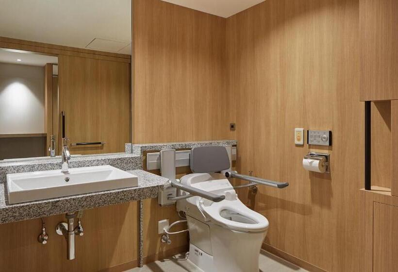 سوئیت جونیور برای معلولان, Keio Plaza Hotel Tokyo