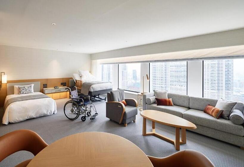 سوئیت جونیور برای معلولان, Keio Plaza Hotel Tokyo