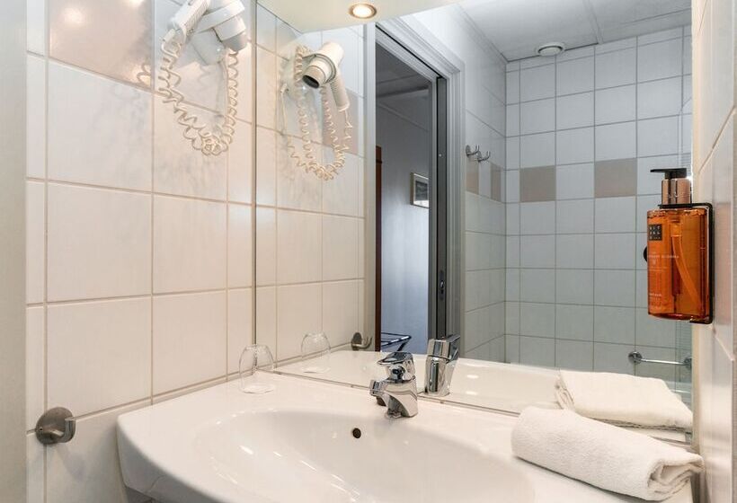 اتاق اکونومی, Clarion Collection Hotel Park