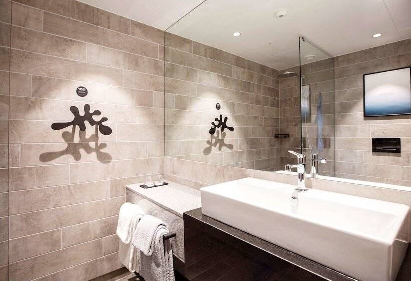 اتاق استاندارد با چشم‌انداز شهر, Clarion Hotel The Hub