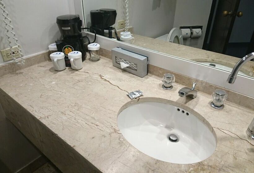 اتاق اجرایی, Grand Hotel Tijuana