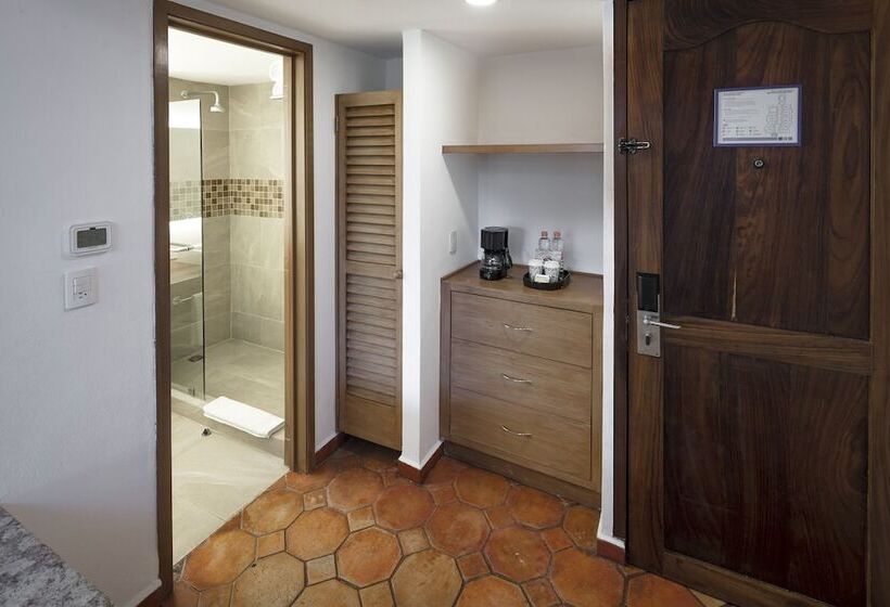 اتاق لوکس با چشم‌انداز دریا, Holiday Inn Resort Ixtapa All Inclusive, An Ihg