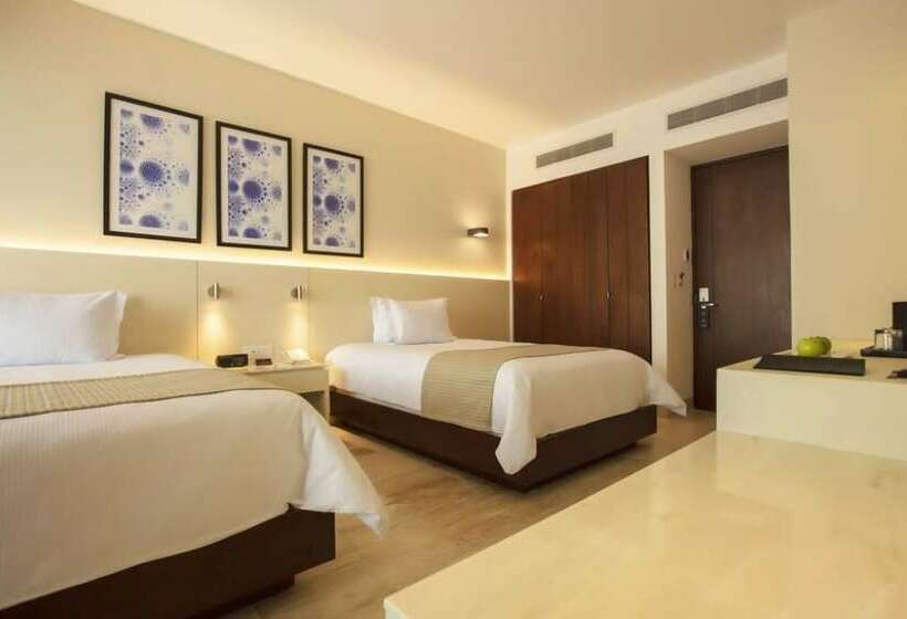 キングサイズベッドのスイートルーム, Krystal Grand Cancun