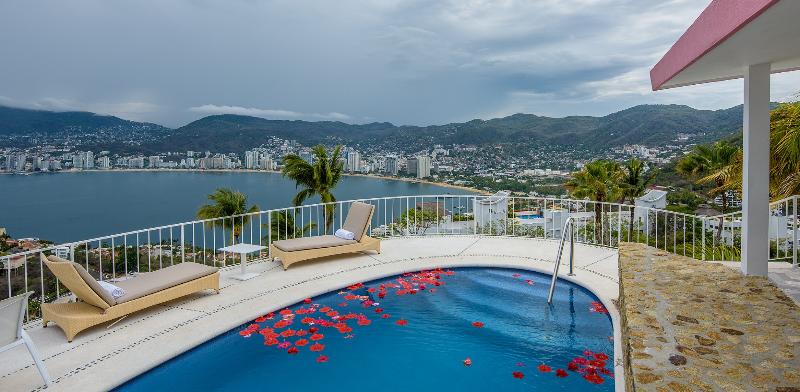 سوییت جونیور, Las Brisas Acapulco