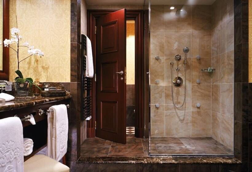 سوییت جونیور لوکس, Hôtel Métropole Monte Carlo