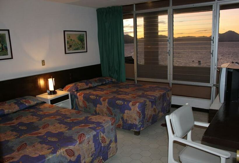 Habitación Estándar, Playa De Santiago