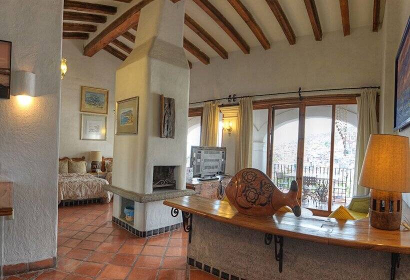 سوییت لوکس, Posada De La Mision, Hotel Museo Y Jardin