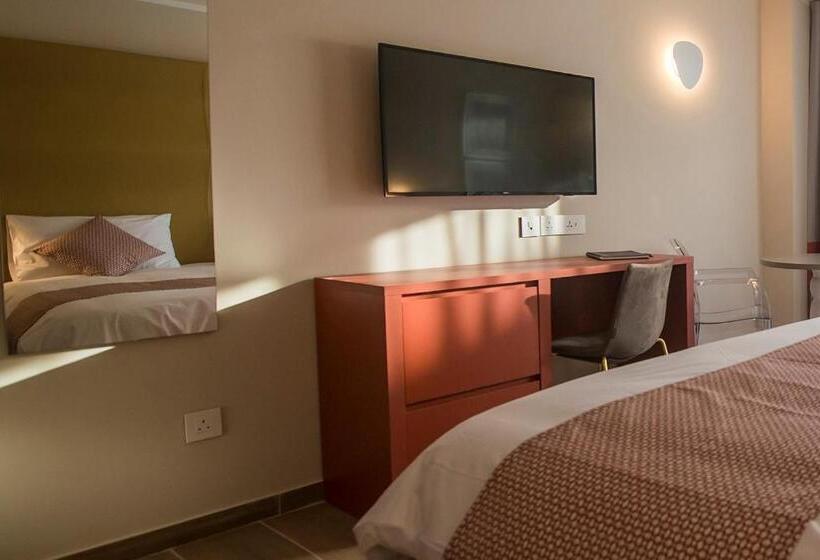اتاق استاندارد سه نفره, Seaview Hotel   Adults Only 16 Plus