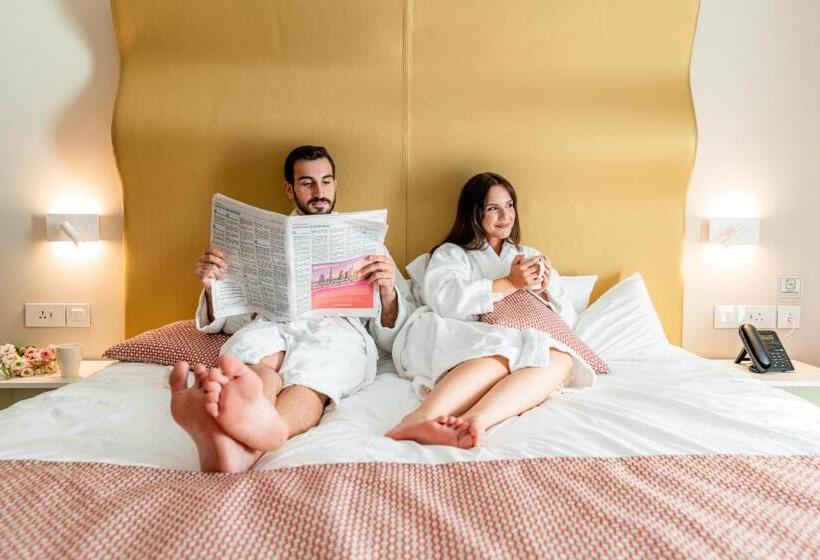 سوییت با چشم‌انداز دریا, Seaview Hotel   Adults Only 16 Plus