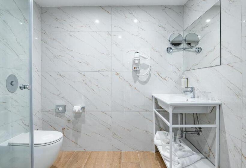 سوییت با چشم‌انداز دریا, Seaview Hotel   Adults Only 16 Plus