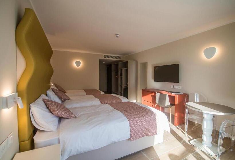 اتاق استاندارد سه نفره, Seaview Hotel   Adults Only 16 Plus