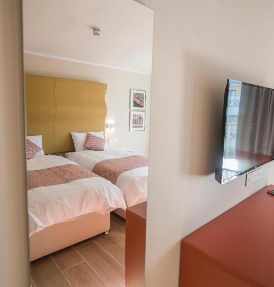 اتاق استاندارد با چشم‌انداز شهر, Seaview Hotel   Adults Only 16 Plus