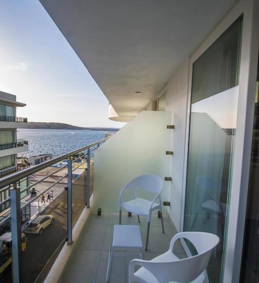 اتاق اساندارد با چشم‌انداز جانبی به دریا, Seaview Hotel   Adults Only 16 Plus