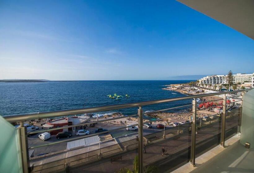 اتاق سه نفره سوپریور با چشم‌انداز دریا, Seaview Hotel   Adults Only 16 Plus