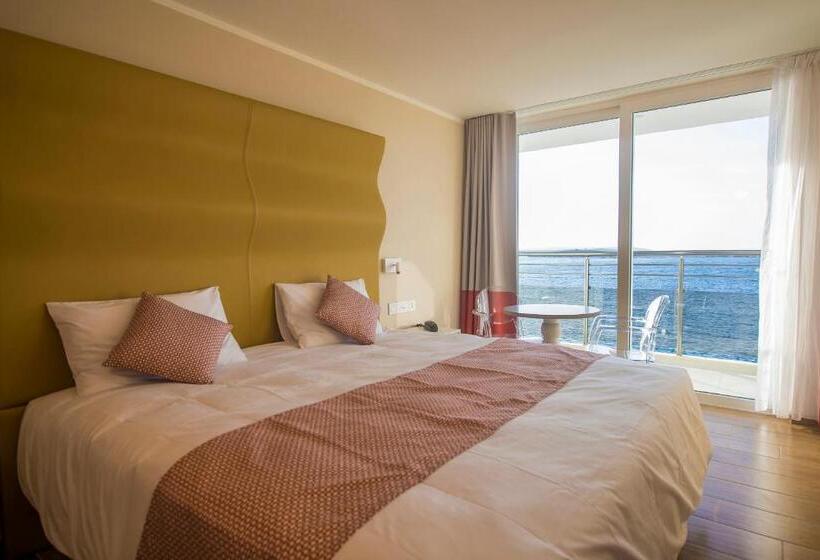 اتاق سه نفره سوپریور با چشم‌انداز دریا, Seaview Hotel   Adults Only 16 Plus