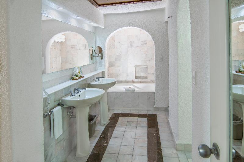 سوییت با چشم‌انداز دریا, Tesoro Manzanillo All Inclusive