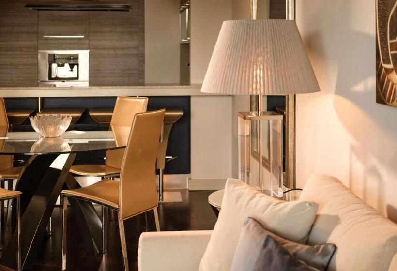 سوئیت پریمیوم با چشم‌انداز دریا, Radisson Blu Resort & Spa, Malta Golden Sands