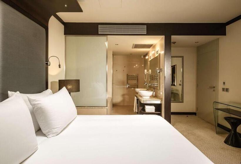 سوئیت پریمیوم 2 خوابه, Radisson Blu Resort & Spa, Malta Golden Sands