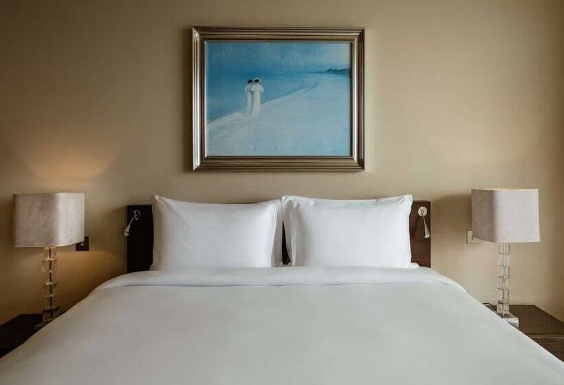 سوییت با چشم‌انداز دریا, Radisson Blu Resort & Spa, Malta Golden Sands