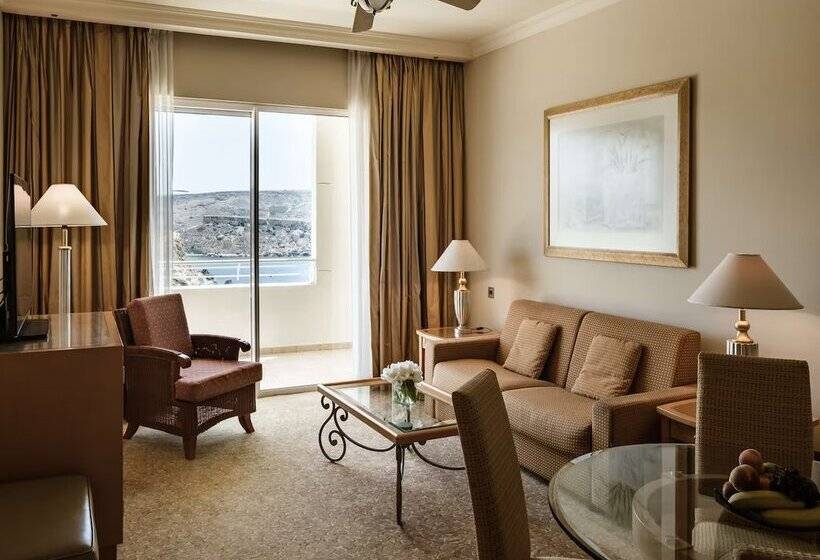 سوییت با چشم‌انداز دریا, Radisson Blu Resort & Spa, Malta Golden Sands